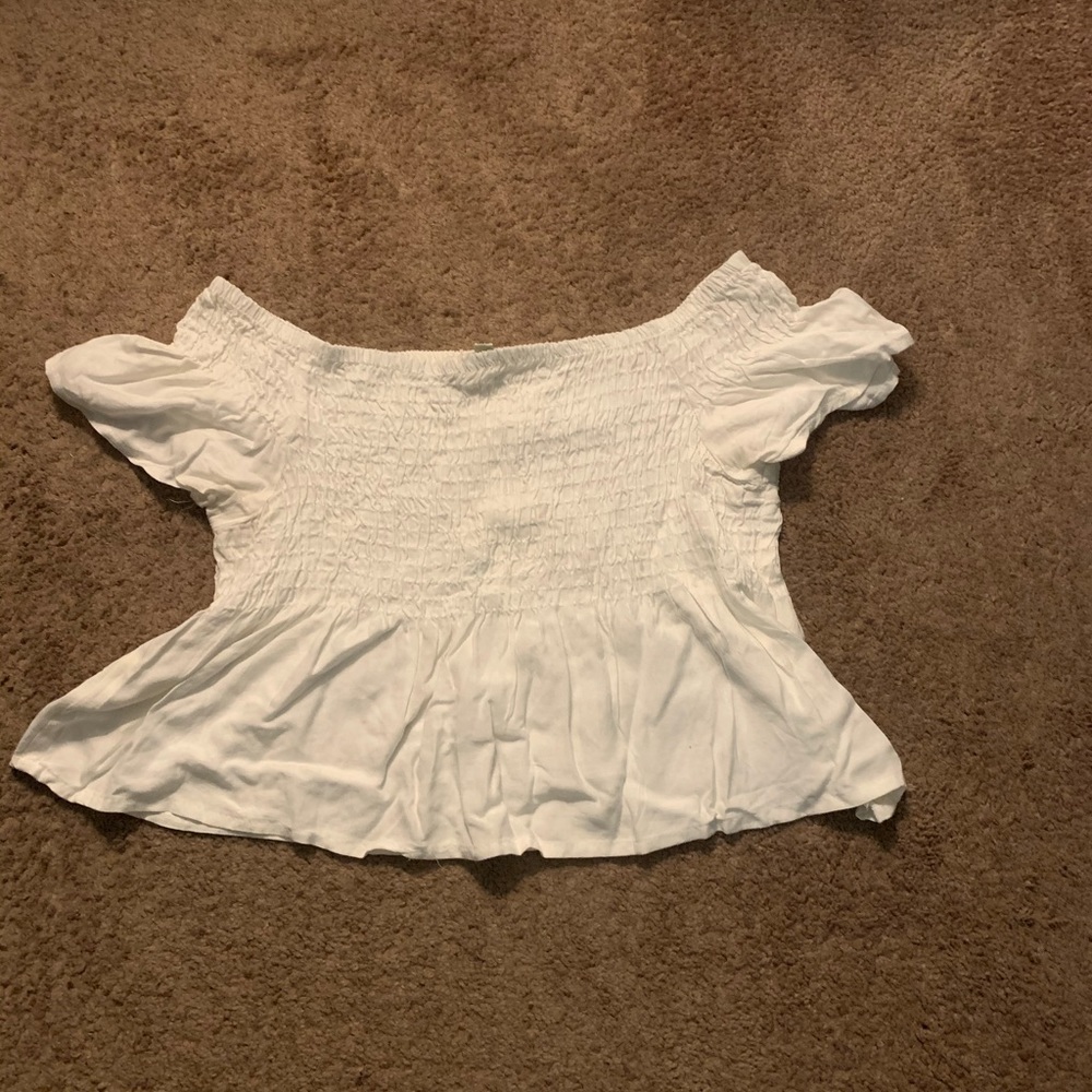 White crop shirts Sz medium